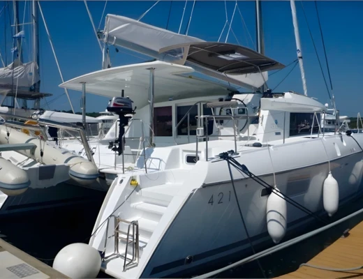 Lagoon 421