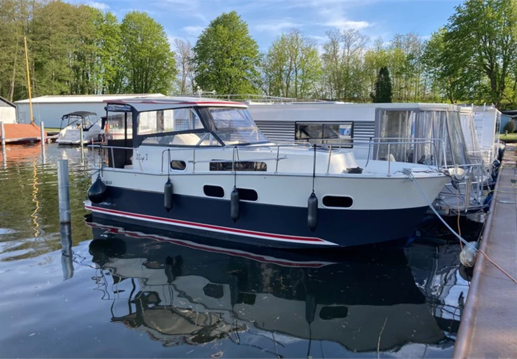 Delphia 800 Hennigsdorf | Lilly 1