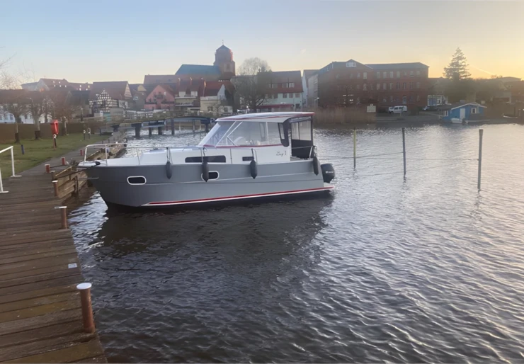 Delphia 800 Hennigsdorf | Lilly 1 - 50 PS mit SBF- Binnen