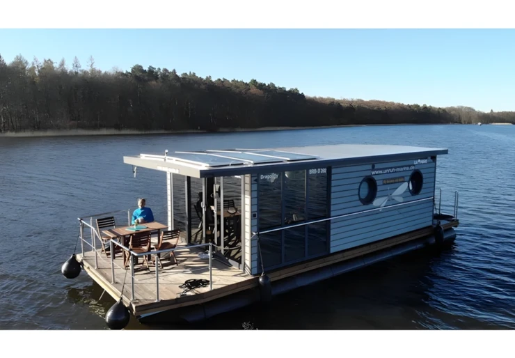 Apart L Marina Wolfsbruch | Dragonfly