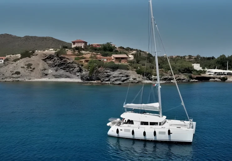 Lagoon 400 Alimos Kalamaki | AURORA