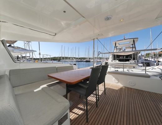 Lagoon 42
