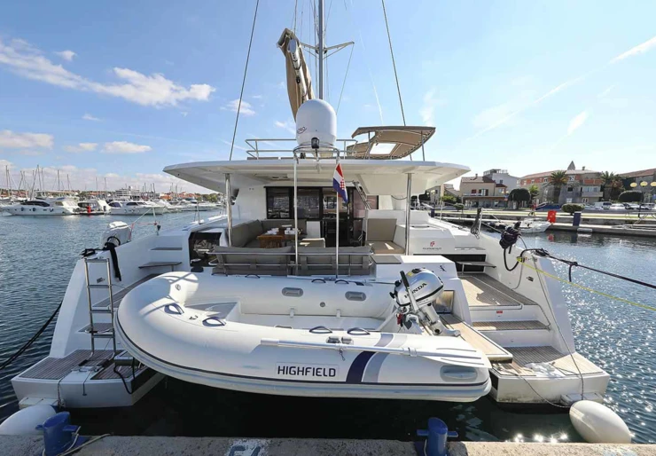 Saona 47 Marina Kornati | Fee