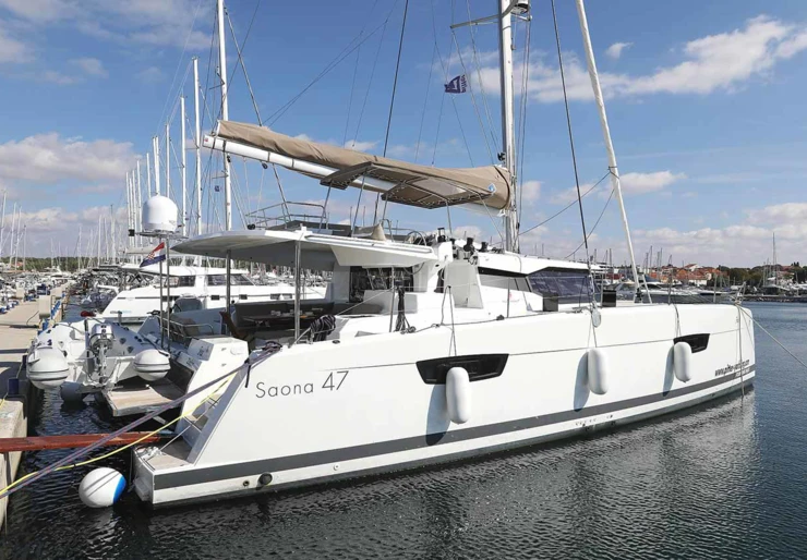 Saona 47 Marina Kornati | Fee