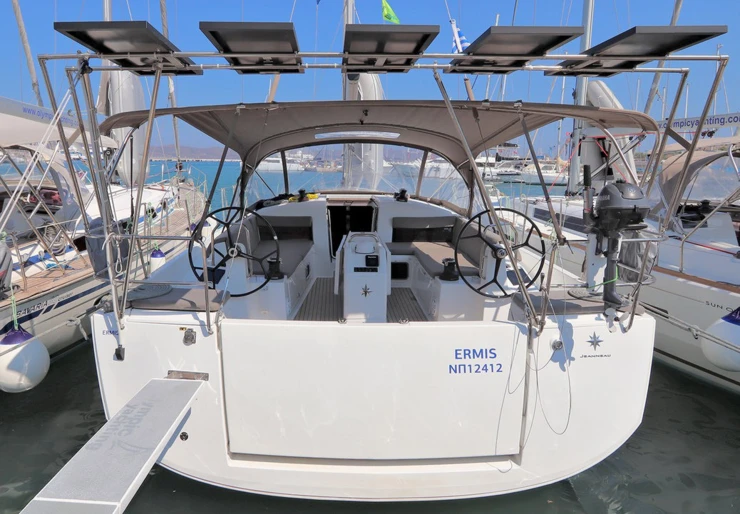 Sun Odyssey 440 Lavrion - main port | Ermis