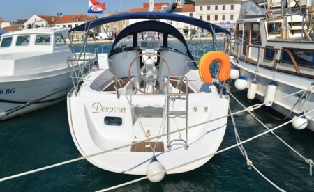 Oceanis Clipper 323