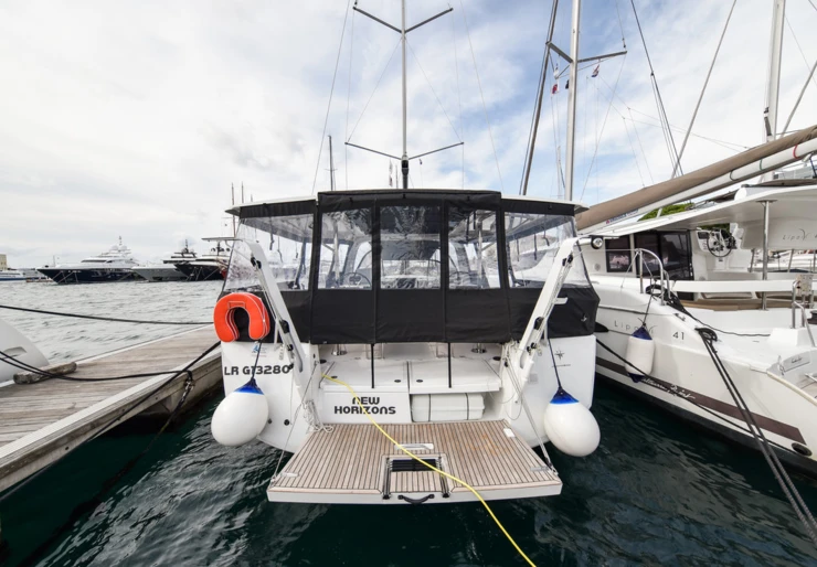 Sun Loft 47 Marina Tankerkomerc | New Horizons