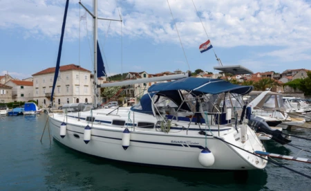 Bavaria 37