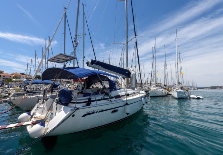 Bavaria 39 ACI Marina | Dorko