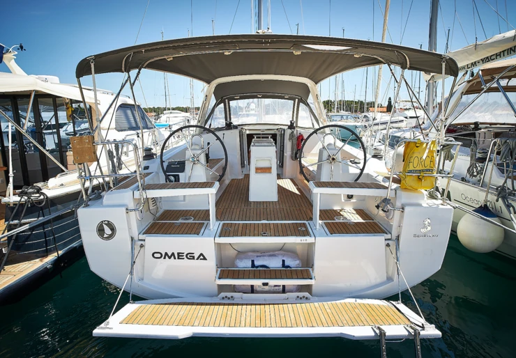 Oceanis 38 Marina Kornati | Omega