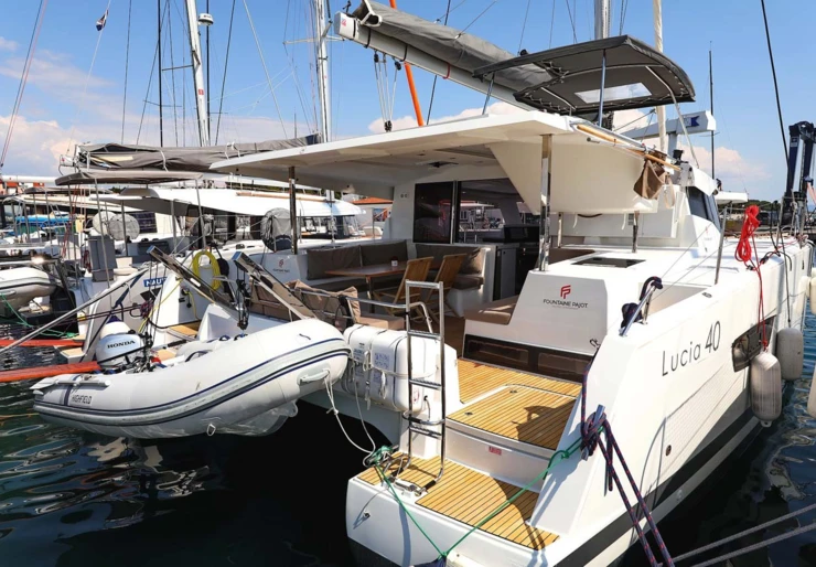 Lucia 40 Hramina | Canopus