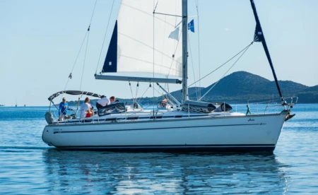 Bavaria 44