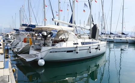 Bavaria 37