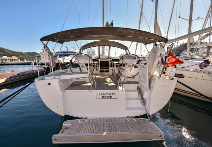Hanse 508 Fethiye harbour | Hamam