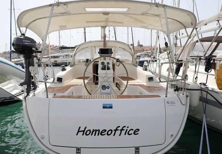 Bavaria Cruiser 33 Vodice | HOMEOFFICE
