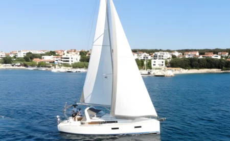 Oceanis 38