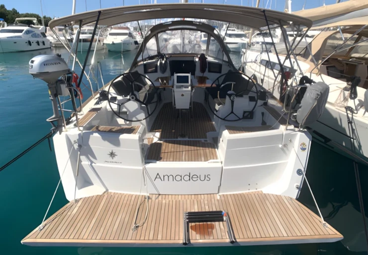 Sun Odyssey 389 Marina Frapa | Amadeus