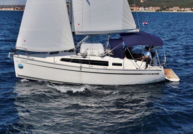 Bavaria Cruiser 34 Marina Dalmacija | LUCY