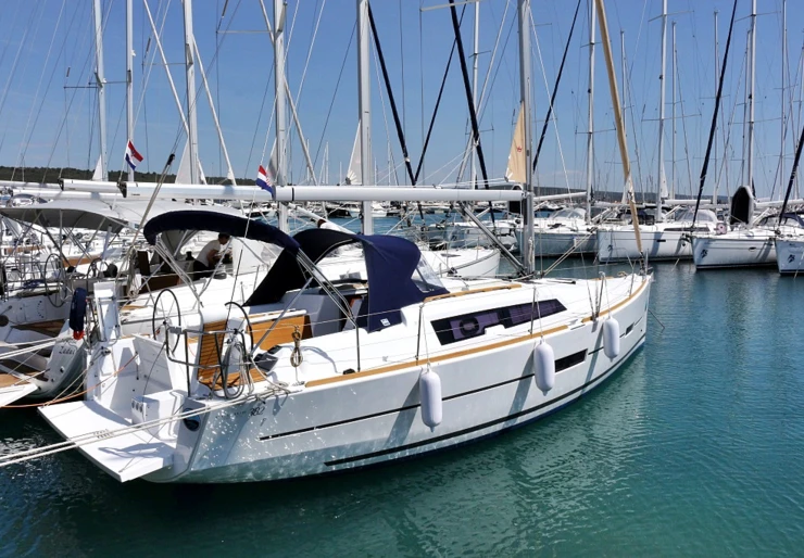 Dufour 382 GL Marina Dalmacija | THELMA