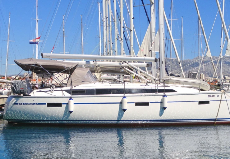 Bavaria Cruiser 37 ACI Marina | Merara