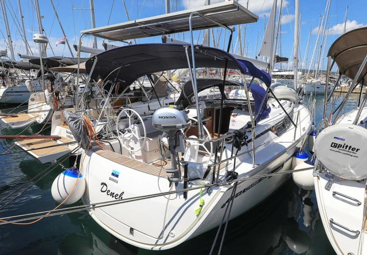 Bavaria Cruiser 34 Jezera | Deneb
