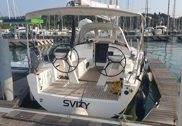 Salona 33 Portoroz | Svity