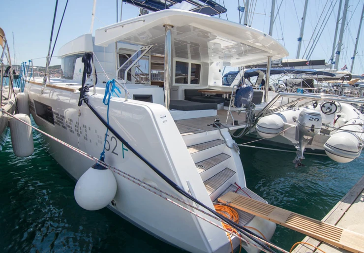 Lagoon 52 Eden Island Marina | Costabella