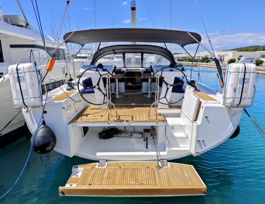 Hanse 548
