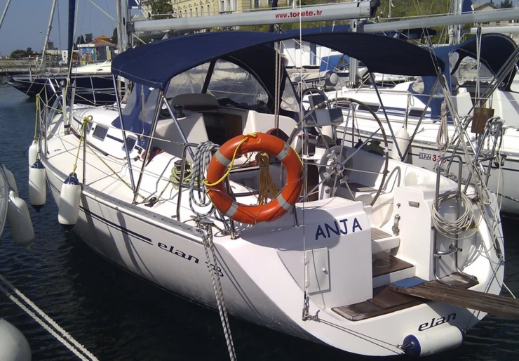 Elan 333 Marina Tankerkomerc | Anja