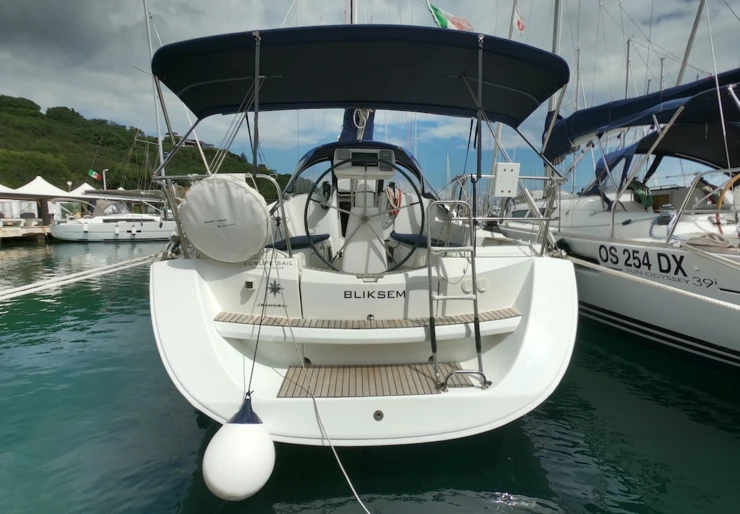 Sun Odyssey 36i Perfo. Portisco harbour | Bliksem