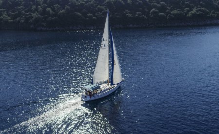 Bavaria 44