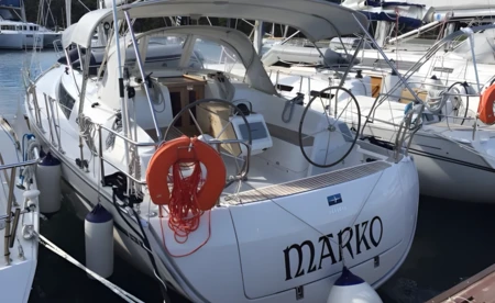Bavaria 37