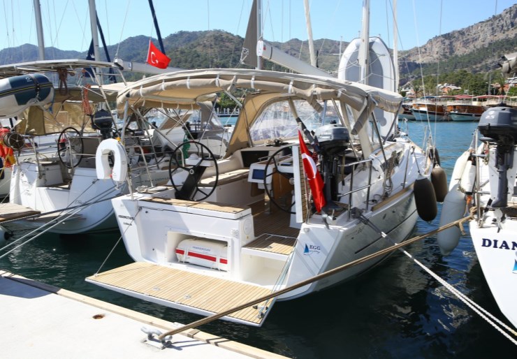 Dufour 360 GL Göcek harbour | Coconut Kiss