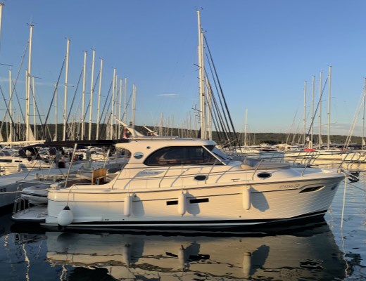 Adriana 36