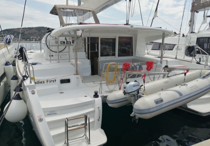 Lagoon 400 S2 Marina Frapa | LADIES FIRST