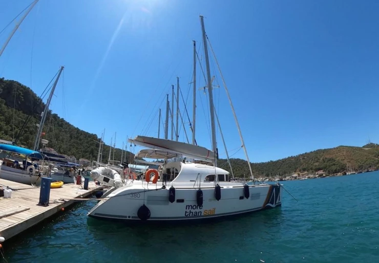 Lagoon 380 Yacht Club Mai | Suncity 1