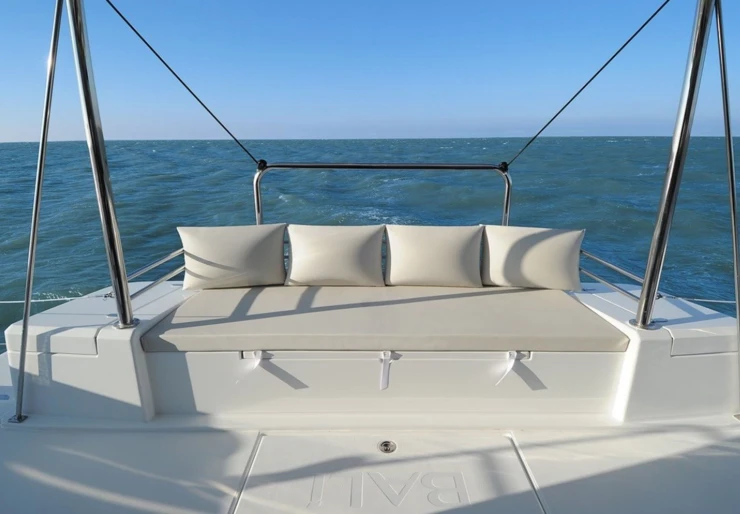 Bali 4.1 Yacht Haven | COTINGA