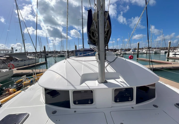 Lagoon 380 Airlie Beach | LUNASEA