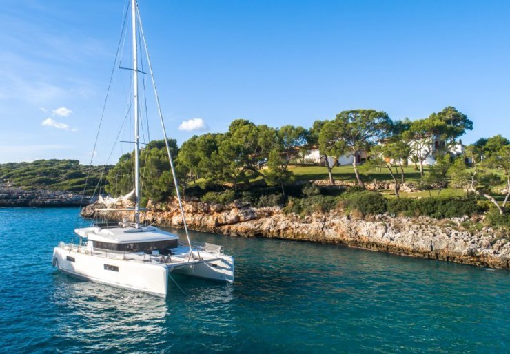 Lagoon 52 Hodges Creek Marina | RHAPSODY