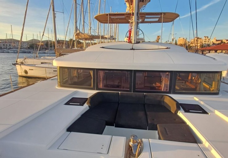 Lagoon 52 Lavrion - port principal | GREBE