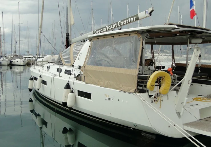 Sun Loft 47 Alimos Kalamaki | CYTISE