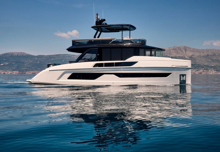 Explorer 62 Fly Marina Dalmacija | Blue Moon