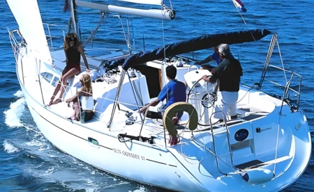 Sun Odyssey 37