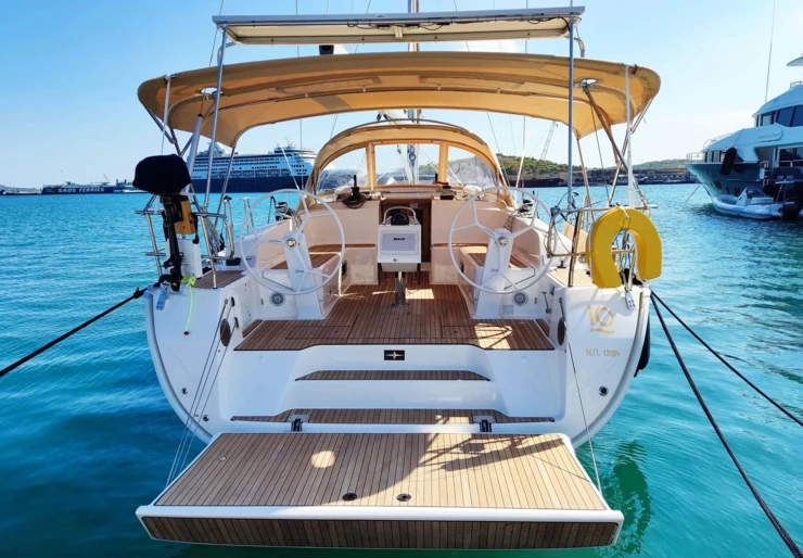 Bavaria Cruiser 46 Style Lavrion - puerto principal | Io