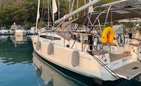 Sun Odyssey 380