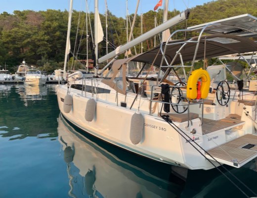 Sun Odyssey 380