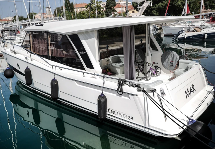 Greenline Hybrid 39 Marina Kornati | Mar