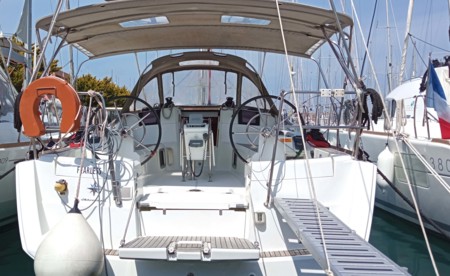 Sun Odyssey 379
