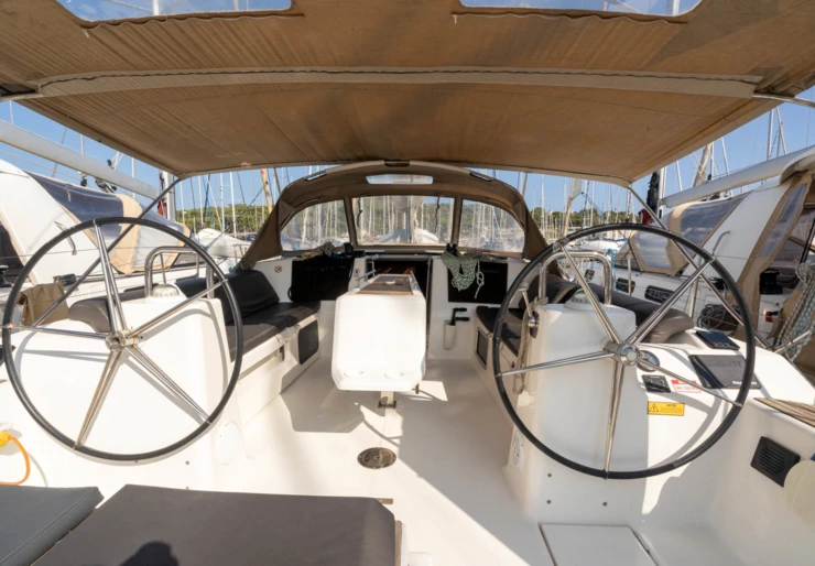 Dufour 460 GL Port Pin Rolland | PICABIA