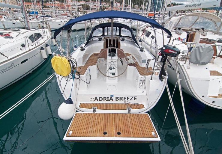 Bavaria Cruiser 33 ACI Marina | Adria Breeze